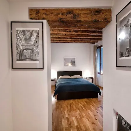 Apartment Calle Modena Venice